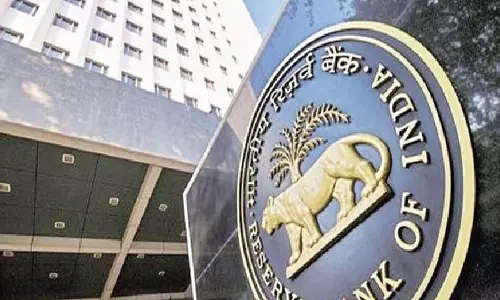 आरबीआई द्वारा तरलता बढ़ाने के कदम को बॉन्ड की कीमतों के लिए सकारात्मक माना जा रहा है आरबीआई द्वारा तरलता बढ़ाने के कदम को बॉन्ड की कीमतों के लिए सकारात्मक माना जा रहा है