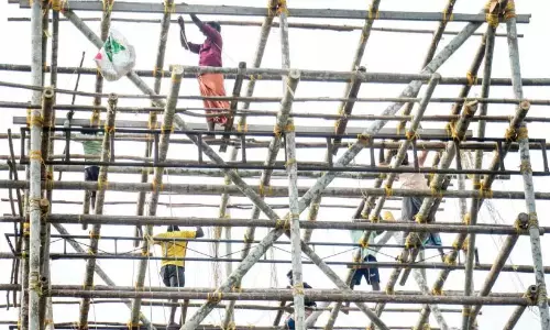 Kerala : कल त्रिशूर पूरम के लिए ध्वज फहराया जाएगा Kerala : कल त्रिशूर पूरम के लिए ध्वज फहराया जाएगा