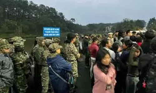 Meghalaya: छात्रों की चेतावनी के बाद नेहरू विश्वविद्यालय में सख्त पुलिस कार्रवाई Meghalaya: छात्रों की चेतावनी के बाद नेहरू विश्वविद्यालय में सख्त पुलिस कार्रवाई