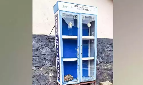 असामाजिक तत्वों ने फूड स्टॉल पर की तोड़फोड़ असामाजिक तत्वों ने फूड स्टॉल पर की तोड़फोड़