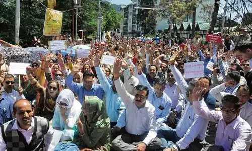 Himachal: चार और प्राथमिक शिक्षक निलंबित