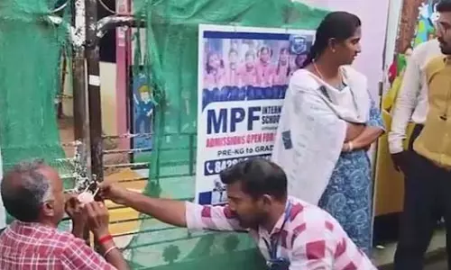 4 महिला टीचर गिरफ्तार, स्कूल में बच्ची की मौत 4 महिला टीचर गिरफ्तार, स्कूल में बच्ची की मौत