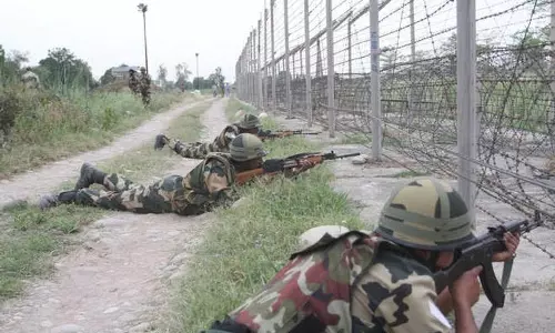 Jammu: पाकिस्तान ने नियंत्रण रेखा पर संघर्ष विराम का उल्लंघन जारी रखा