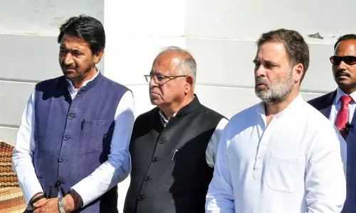 कांग्रेस केंद्र के साथ एकजुट: Karra