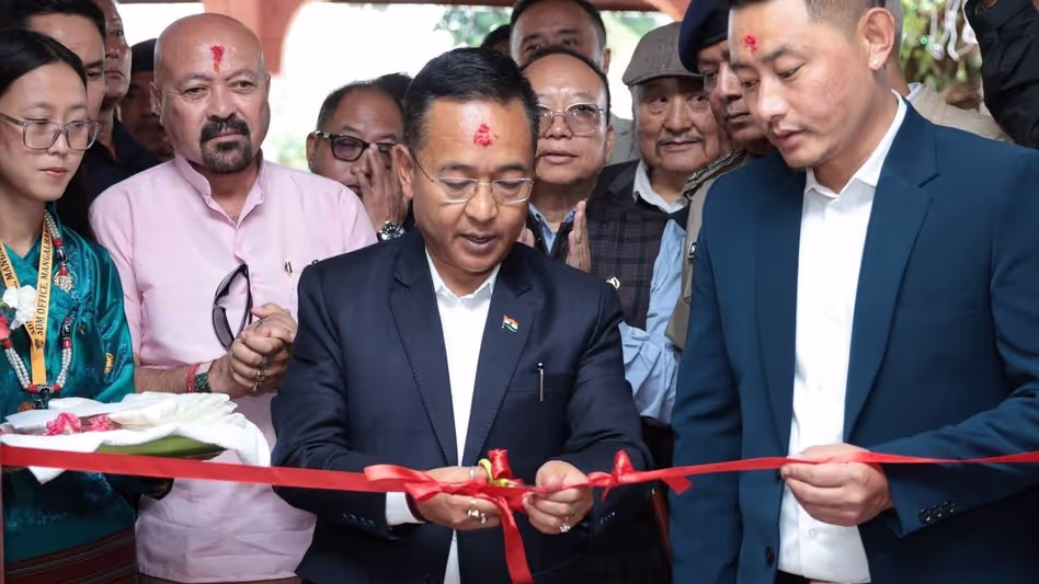 Sikkim के सीएम ने सोरेंग में प्रशासनिक केंद्र का शुभारंभ किया Sikkim के सीएम ने सोरेंग में प्रशासनिक केंद्र का शुभारंभ किया