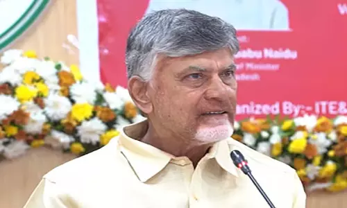 Capital Amaravati तेलुगु लोगों का दिल और आत्मा है: सीएम Capital Amaravati तेलुगु लोगों का दिल और आत्मा है: सीएम