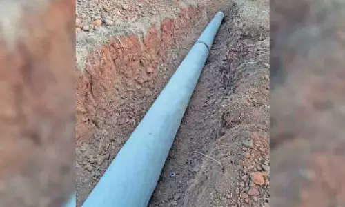 Chandigarh: पाइपलाइन बिछाने के लिए सड़क बंद Chandigarh: पाइपलाइन बिछाने के लिए सड़क बंद