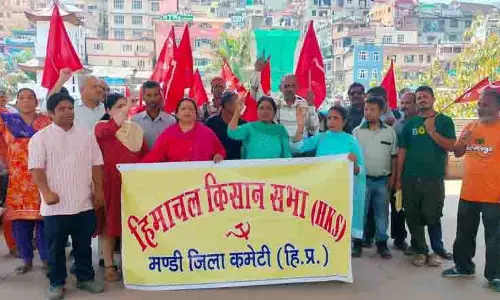 Himachal: भूमि अधिकार और आजीविका सुरक्षा के लिए किसानों का विरोध प्रदर्शन