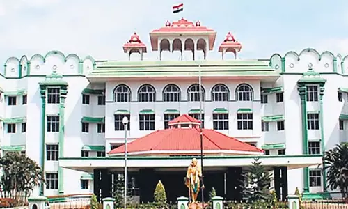 ‘मुठभेड़ में हुई मौत के मामले में हत्या का आरोप लगाने की याचिका पर विचार करें’ ‘मुठभेड़ में हुई मौत के मामले में हत्या का आरोप लगाने की याचिका पर विचार करें’
