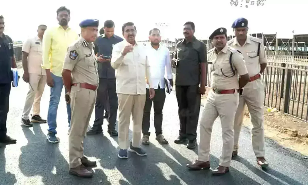 Minister नारायण ने प्रधानमंत्री मोदी की अमरावती यात्रा की तैयारियों की समीक्षा की Minister नारायण ने प्रधानमंत्री मोदी की अमरावती यात्रा की तैयारियों की समीक्षा की