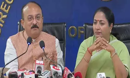 दिल्ली कैबिनेट ने शिकायतों के बीच स्कूल फीस संरचना को विनियमित करने वाले विधेयक को मंजूरी दी दिल्ली कैबिनेट ने शिकायतों के बीच स्कूल फीस संरचना को विनियमित करने वाले विधेयक को मंजूरी दी
