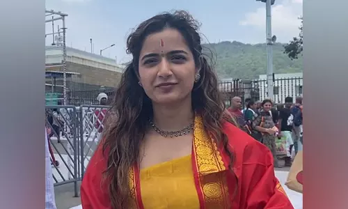 Actress आशिका रंगनाथ ने तिरुमाला मंदिर में की पूजा Actress आशिका रंगनाथ ने तिरुमाला मंदिर में की पूजा