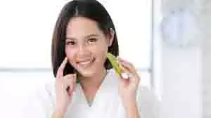 Skin Care: गर्मियों में स्किन रैशेज और पिंपल्स से हैं परेशान, तो एलोवेरा में मिलाकर लगाएं ये चीजें Skin Care: गर्मियों में स्किन रैशेज और पिंपल्स से हैं परेशान, तो एलोवेरा में मिलाकर लगाएं ये चीजें