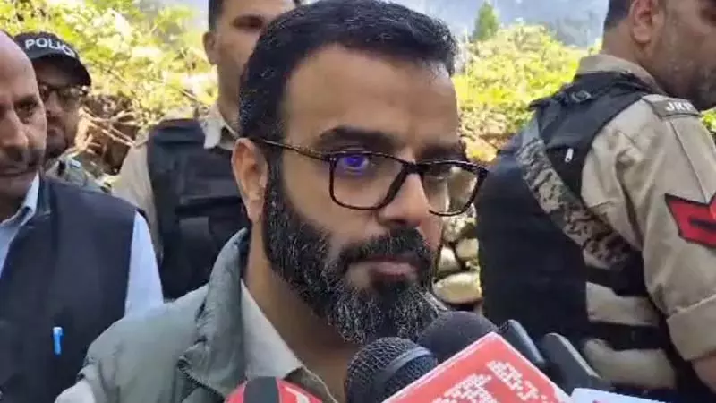 केंद्र की कार्रवाई का समर्थन, पर निर्दोषों को न हो नुकसान: Srinagar MP केंद्र की कार्रवाई का समर्थन, पर निर्दोषों को न हो नुकसान: Srinagar MP