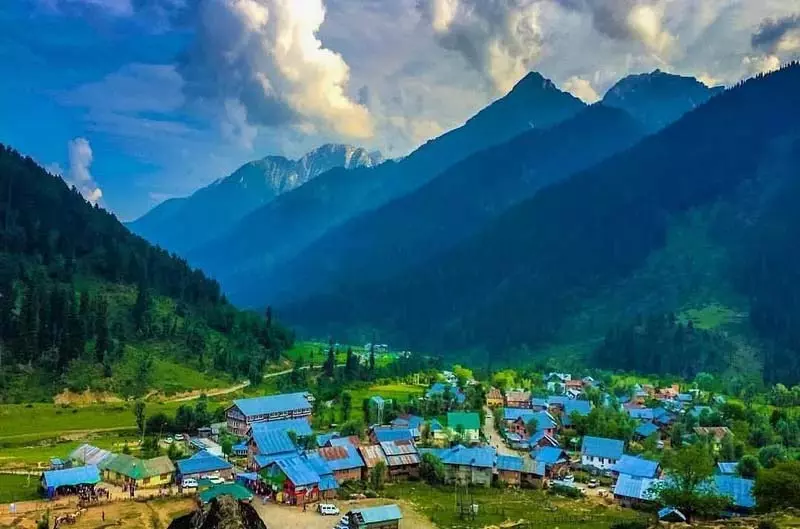 Kashmir के सभी प्रमुख पर्यटन स्थल अब पर्यटकों के लिए खुले Kashmir के सभी प्रमुख पर्यटन स्थल अब पर्यटकों के लिए खुले
