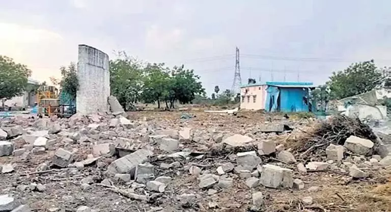 Telangan में प्रीमियर एक्सप्लोसिव्स यूनिट में विस्फोट में तीन की मौत, तीन घायल Telangan में प्रीमियर एक्सप्लोसिव्स यूनिट में विस्फोट में तीन की मौत, तीन घायल
