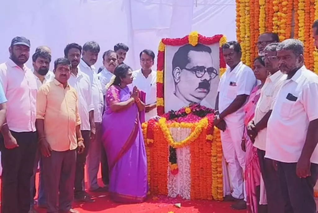 AIADMK-BJP गठबंधन सरकार बनेगी: तमिलिसाई सौंदरराजन AIADMK-BJP गठबंधन सरकार बनेगी: तमिलिसाई सौंदरराजन