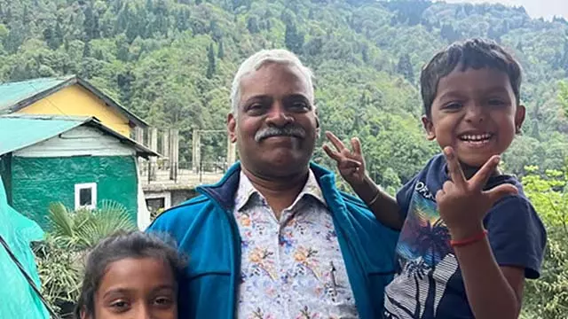 कोलकाता के स्टार होटल में आग लगने से करूर के व्यापारी के ससुर और 2 बच्चों की मौत कोलकाता के स्टार होटल में आग लगने से करूर के व्यापारी के ससुर और 2 बच्चों की मौत