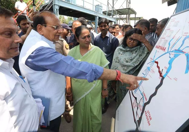 विरासत और हरियाली संरक्षण के लिए प्रतिबद्ध है Delhi: LG विरासत और हरियाली संरक्षण के लिए प्रतिबद्ध है Delhi: LG