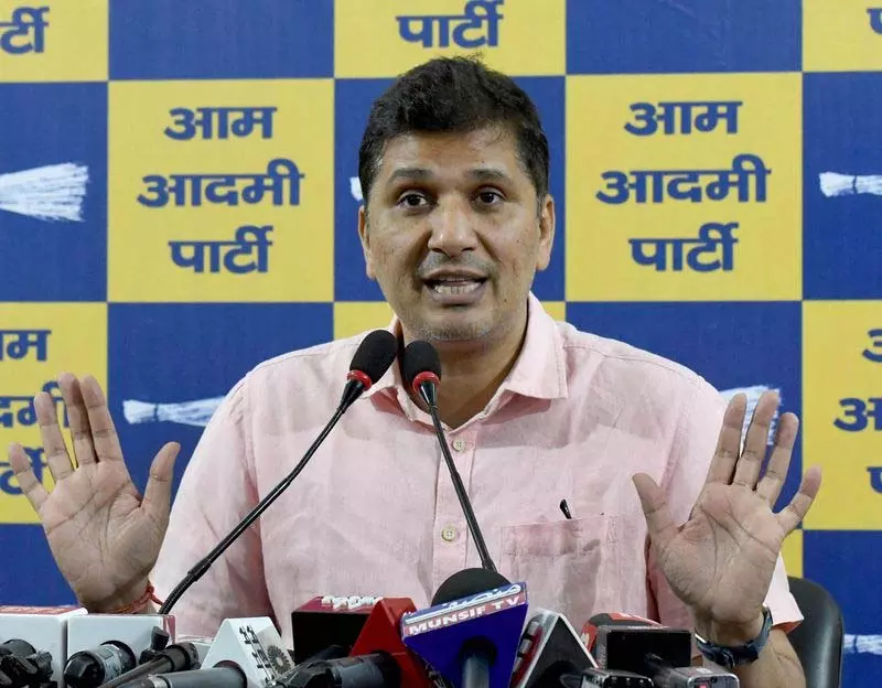 Delhi की महिलाओं को 2,500 रुपये मासिक देने के वादे से पीछे हट रही भाजपा: आप नेता Delhi की महिलाओं को 2,500 रुपये मासिक देने के वादे से पीछे हट रही भाजपा: आप नेता