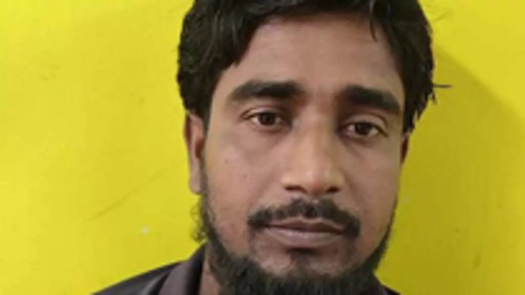 पत्नी और बेटे की हत्या के मामले में 15 साल से फरार चल रहा व्यक्ति गिरफ्तार पत्नी और बेटे की हत्या के मामले में 15 साल से फरार चल रहा व्यक्ति गिरफ्तार
