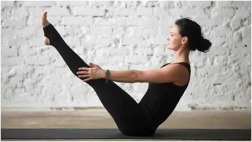 Yoga Tips: पेट की चर्बी आसानी से कम करने के लिए कारगर हैं ये योगासन Yoga Tips: पेट की चर्बी आसानी से कम करने के लिए कारगर हैं ये योगासन