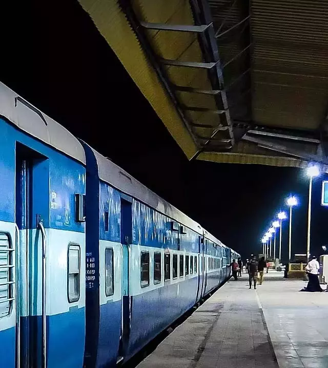 छुट्टियों में दक्षिण पश्चिम रेलवे बेंगलुरु से मदुरै, विजयपुरा, बेलगाम तक विशेष ट्रेन सेवाएं छुट्टियों में दक्षिण पश्चिम रेलवे बेंगलुरु से मदुरै, विजयपुरा, बेलगाम तक विशेष ट्रेन सेवाएं