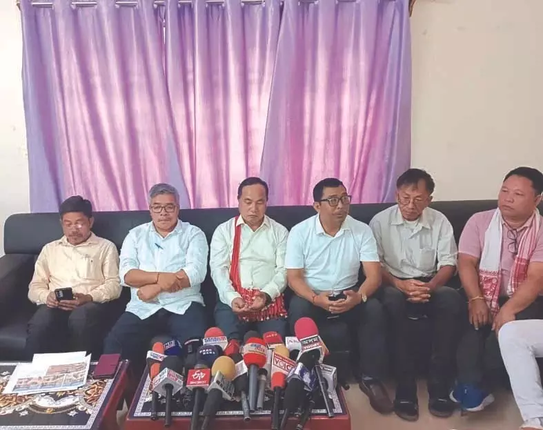 भाजपा ने ED छापे के आरोपों का खंडन किया, कांग्रेस पर ‘निराधार दावे’ का आरोप लगाया भाजपा ने ED छापे के आरोपों का खंडन किया, कांग्रेस पर ‘निराधार दावे’ का आरोप लगाया