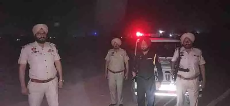विशेष नाके और लाउडस्पीकर अलर्ट से Punjab के सीमावर्ती गांवों में दहशत विशेष नाके और लाउडस्पीकर अलर्ट से Punjab के सीमावर्ती गांवों में दहशत