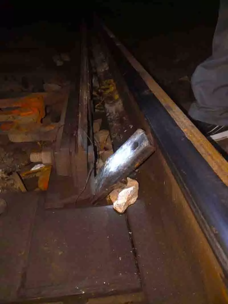 Jalandhar: टांडा के पास रेलवे ट्रैक में सुधार होने से रेल दुर्घटना टली Jalandhar: टांडा के पास रेलवे ट्रैक में सुधार होने से रेल दुर्घटना टली