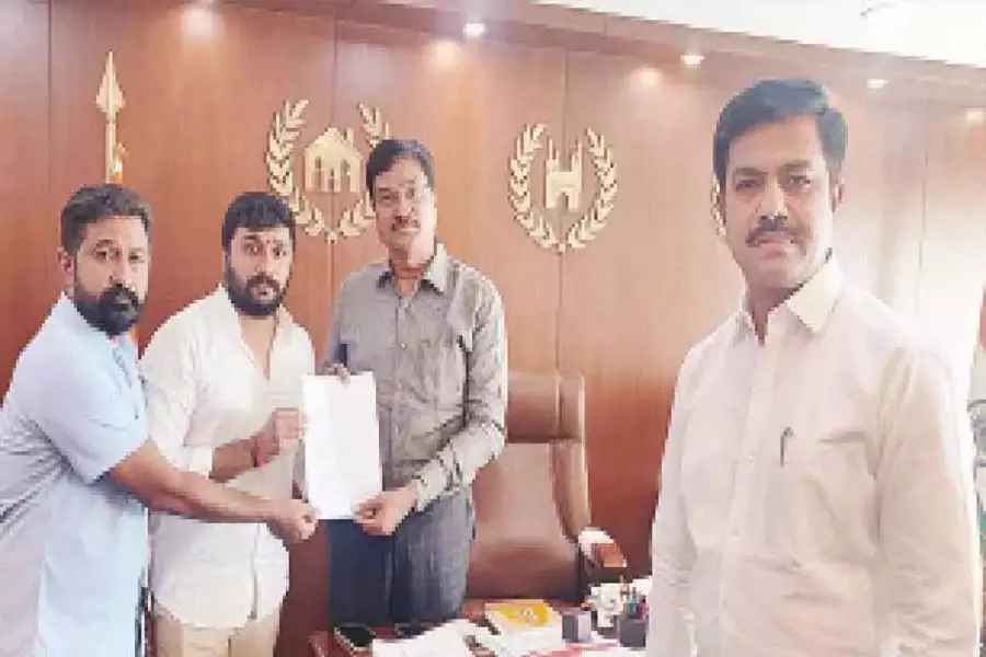 बीआरएस नेताओं ने एसएम हैंडल पर हाइड्रा के नाम के दुरुपयोग पर चिंता जताई बीआरएस नेताओं ने एसएम हैंडल पर हाइड्रा के नाम के दुरुपयोग पर चिंता जताई