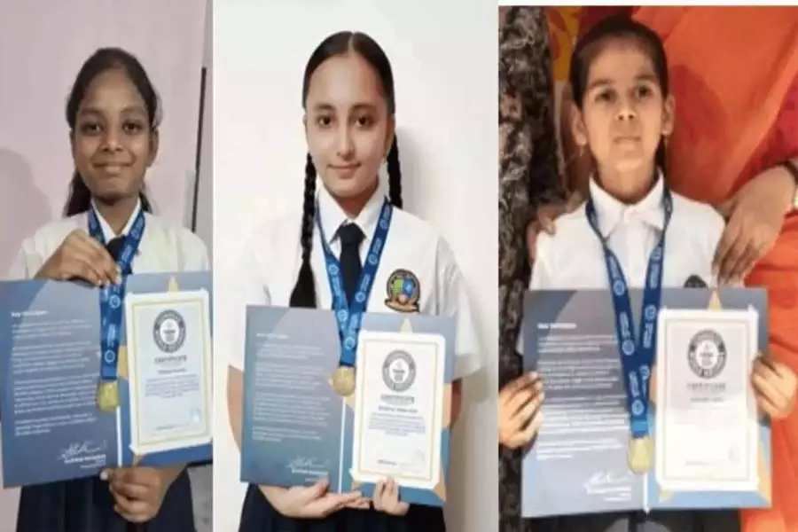 हैदराबाद के छात्रों ने सबसे बड़े कुचिपुड़ी नृत्य के साथ गिनीज रिकॉर्ड तोड़ा हैदराबाद के छात्रों ने सबसे बड़े कुचिपुड़ी नृत्य के साथ गिनीज रिकॉर्ड तोड़ा