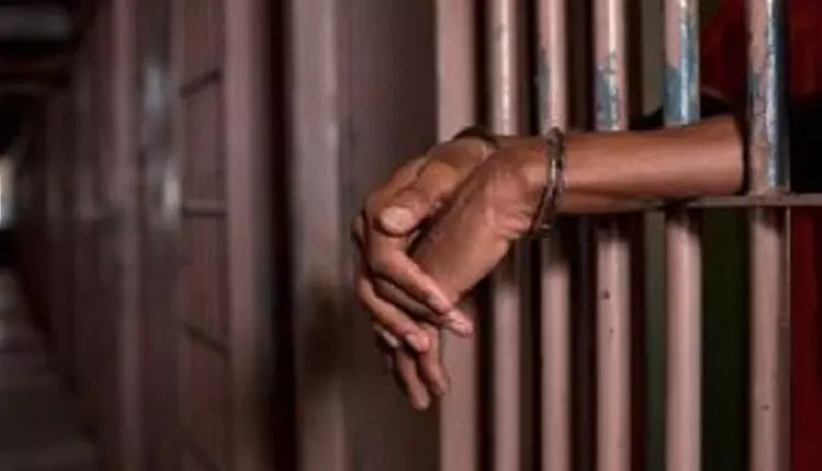 Balasore: पूर्व मार्कफेड गोदाम प्रभारी को तीन साल की सजा Balasore: पूर्व मार्कफेड गोदाम प्रभारी को तीन साल की सजा