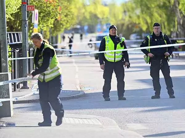 Sweden में गोलीबारी में तीन लोगों की मौत, संदिग्ध हिरासत में Sweden में गोलीबारी में तीन लोगों की मौत, संदिग्ध हिरासत में