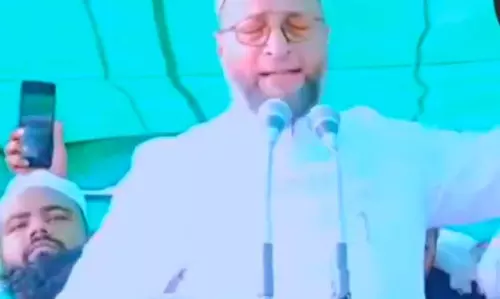 मुसलमानों को सूअर खिला रहा चीन, असदुद्दीन ओवैसी ने पाकिस्तान को भारत से पंगा न लेने की दी नसीहत मुसलमानों को सूअर खिला रहा चीन, असदुद्दीन ओवैसी ने पाकिस्तान को भारत से पंगा न लेने की दी नसीहत