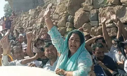 Poonch से 11 लोगों को निर्वासन के लिए भेजा गया