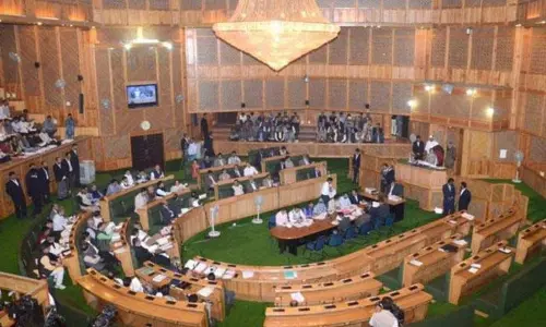 Jammu: कैबिनेट ने कार्य नियम जारी करने में देरी, विधायकों के वेतन में बढ़ोतरी पर चर्चा की Jammu: कैबिनेट ने कार्य नियम जारी करने में देरी, विधायकों के वेतन में बढ़ोतरी पर चर्चा की
