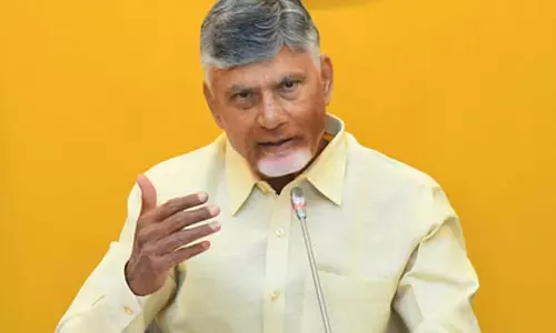 सीएम चंद्रबाबू नायडू ने CBN नेतृत्व पर पुस्तक का विमोचन किया