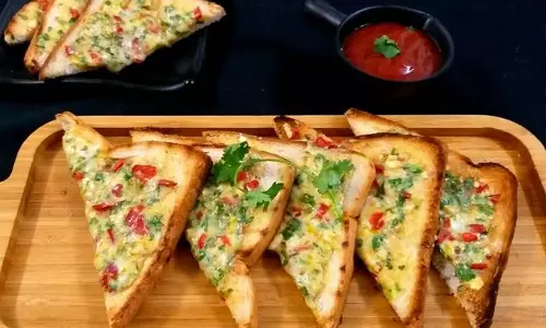 Cheese Chilli Toast फॉलो करें ये झटपट रेसिपी