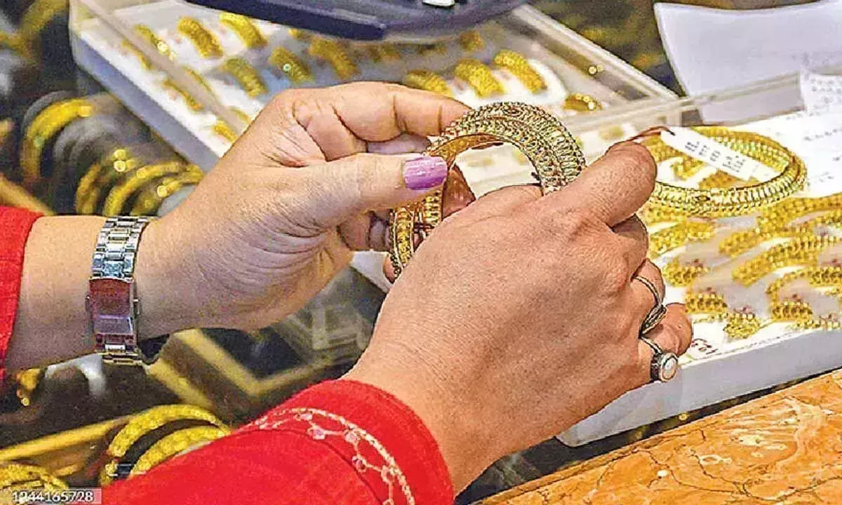 Andhra: सोने की ऊंची कीमतों ने अक्षय तृतीया के उत्साह को कम कर दिया