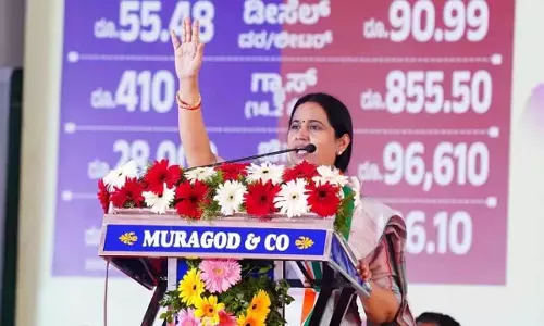 BJP कार्यकर्ताओं के व्यवहार से मंत्री लक्ष्मी हेब्बालकर नाराज