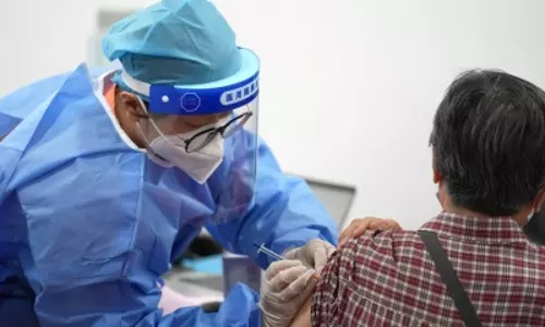 ऑस्ट्रेलियाई शोधकर्ताओं ने पाया दोनों टीकों को एक ही बाजू में लगाने से बढ़ सकता है वैक्सीन का प्रभाव
