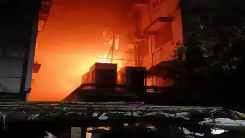 Kolkata: होटल में आग से मची तबाही, 14 लोगों की जान गई