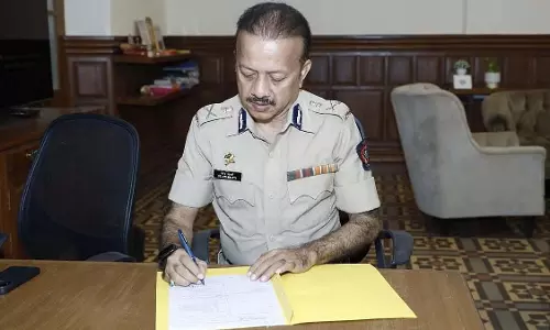 1994 बैच के IPS अधिकारी देवेन भारती को मुंबई का नया पुलिस कमिश्नर नियुक्त किया गया 1994 बैच के IPS अधिकारी देवेन भारती को मुंबई का नया पुलिस कमिश्नर नियुक्त किया गया