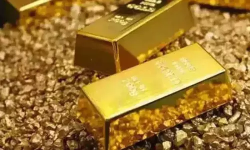 आज Gold  की कीमतों में गिरावट, जानें कितना है कीमत