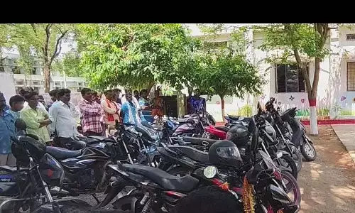 Nirmal : एसपी ने चेतावनी दी कि नाबालिगों को गाड़ी चलाते हुए पाया गया तो माता-पिता को दंडित किया जाएगा
