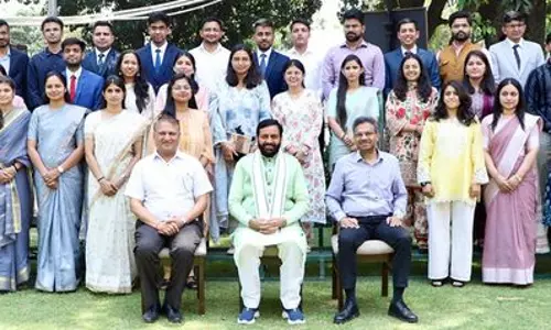 Haryana :  मुख्यमंत्री ने सिविल सेवा परीक्षा उत्तीर्ण करने वाले 64 अभ्यर्थियों को सम्मानित किया