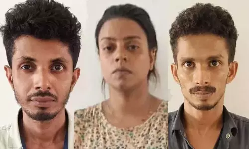 रात में सड़क किनारे कार में MDMA मिला; एक महिला और दो युवकों को गिरफ्तार किया
