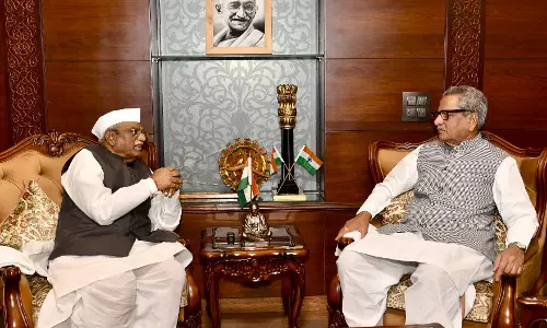 Jaipur: राज्यपाल बागडे से सिक्किम के राज्यपाल ओम प्रकाश माथुर की शिष्टाचार भेंट Jaipur: राज्यपाल बागडे से सिक्किम के राज्यपाल ओम प्रकाश माथुर की शिष्टाचार भेंट