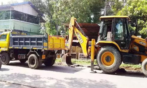वेटामुक्कू-थमराक्कुलम सड़क का निर्माण कार्य प्रगति पर
